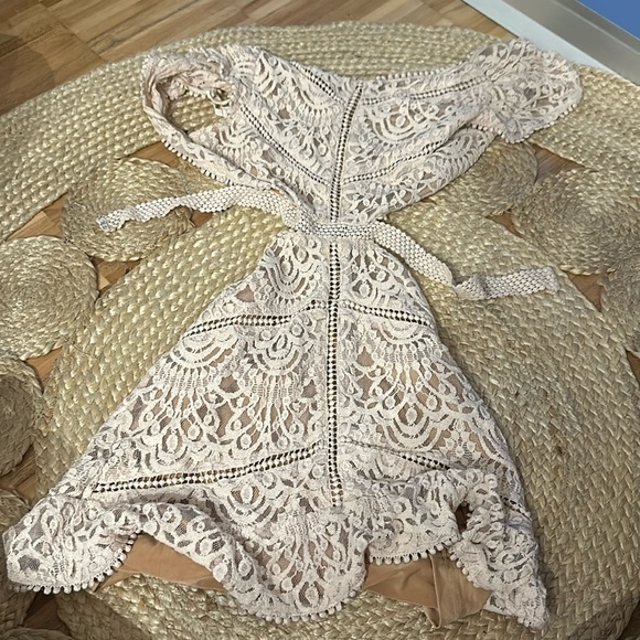 Craam color lace dress with cutouts - Picture 1 of 1